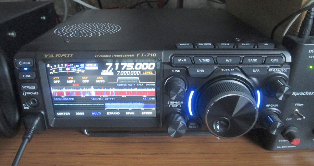 Kurzwellenfunkgerät Yaesu FT-710 bei DL0IPA