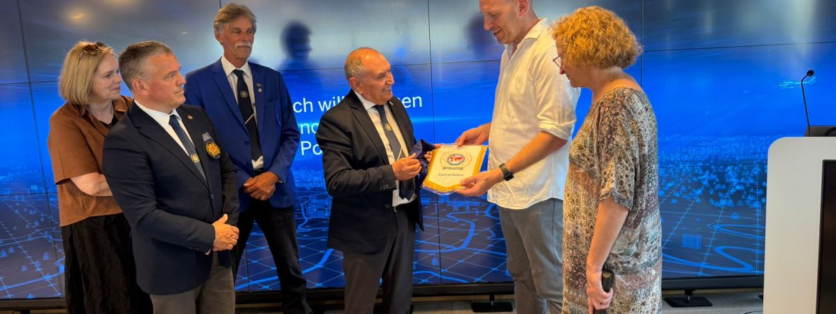 676d86c6-b8ad-41e7-a301-4ae852f42720